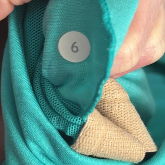 Lululemon Tank Top Size 6 Teal Criss Cross Back - Picture 9 of 9